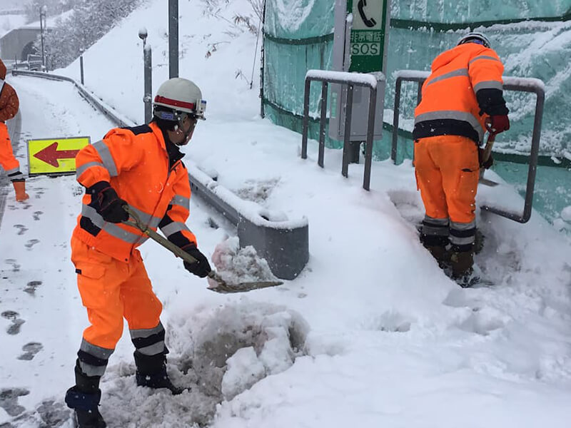 雪氷対策作業